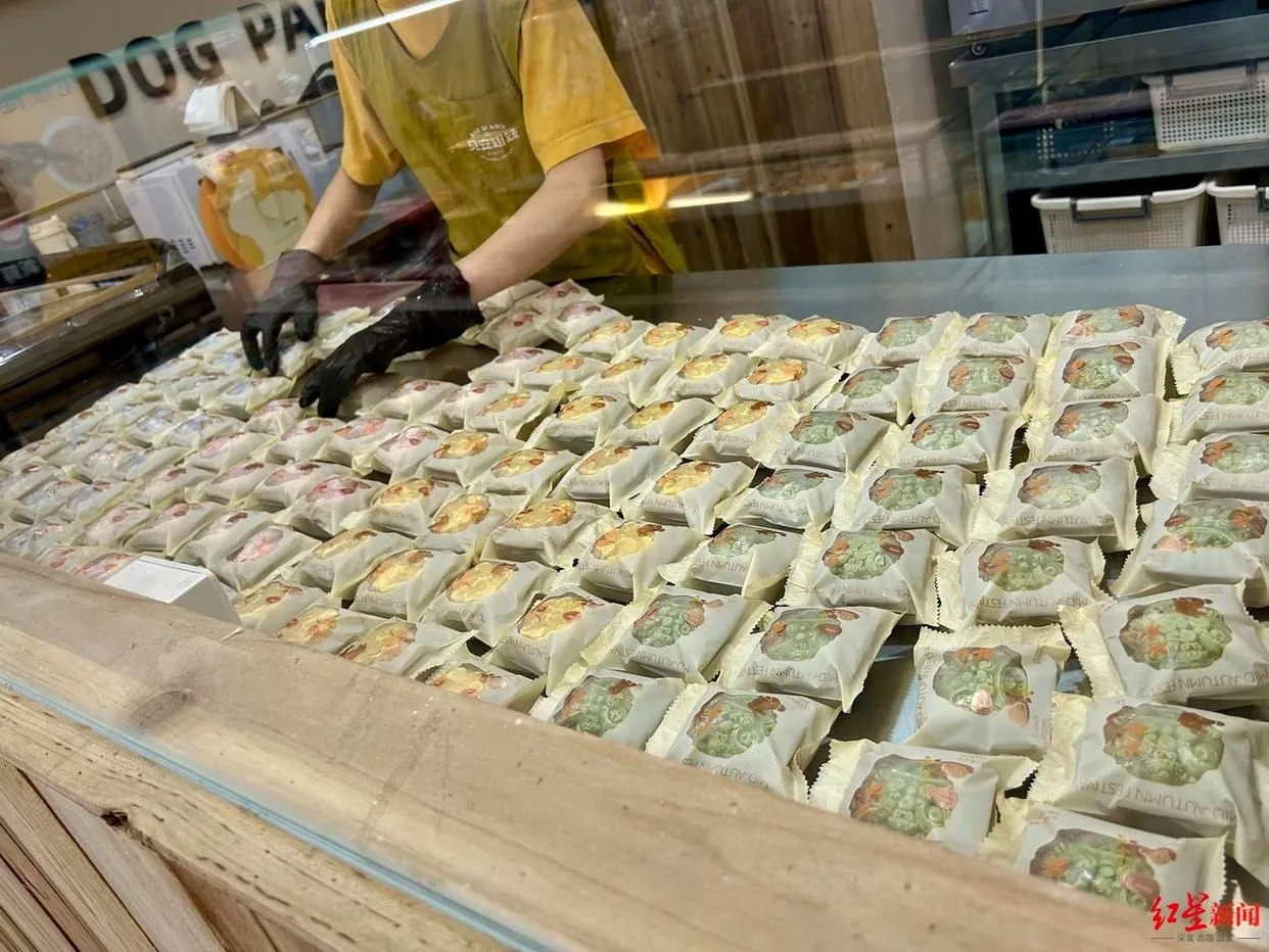 宠物月饼先火了！成都有商家已预售300多套中秋礼盒